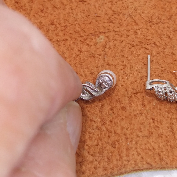 10 kt. Pearl & Diamond earrings. - Picture 3 of 3